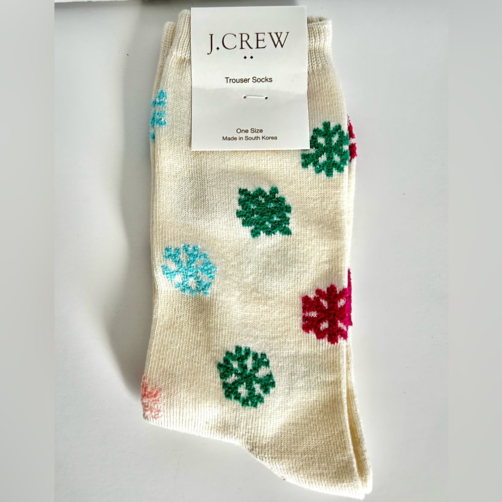 đ¸NWT Womenâs J. Crew Factory Snowflake Socks. Maroon/Green/Turquoise/ Multi. - Picture 1 of 4